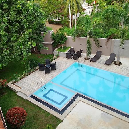 Malindu Yala Gate Hotel Tissamaharama Buitenkant foto