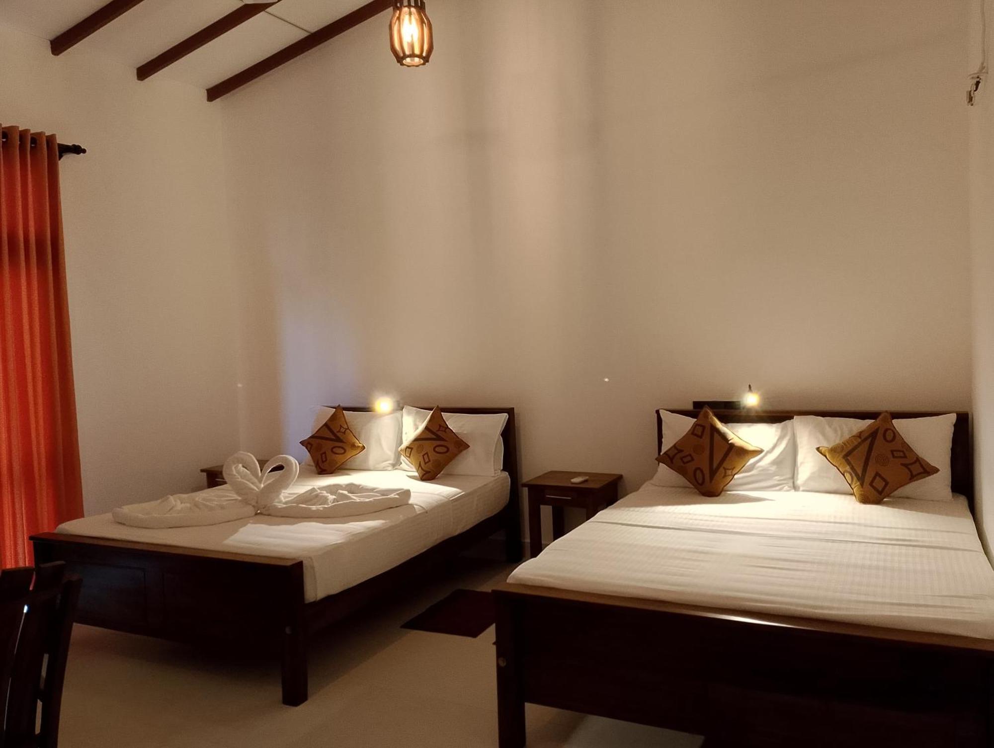 Malindu Yala Gate Hotel Tissamaharama Buitenkant foto