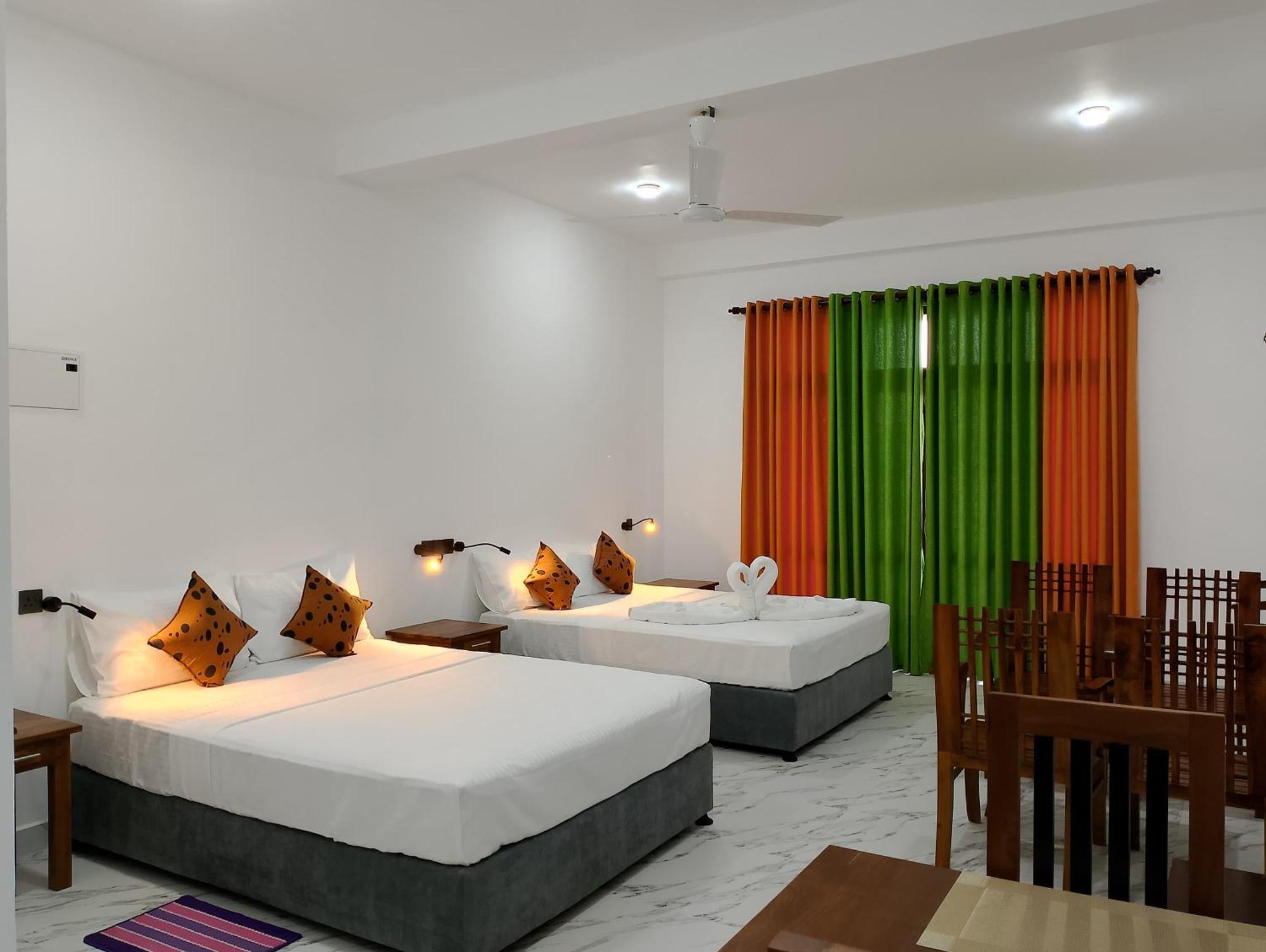 Malindu Yala Gate Hotel Tissamaharama Buitenkant foto