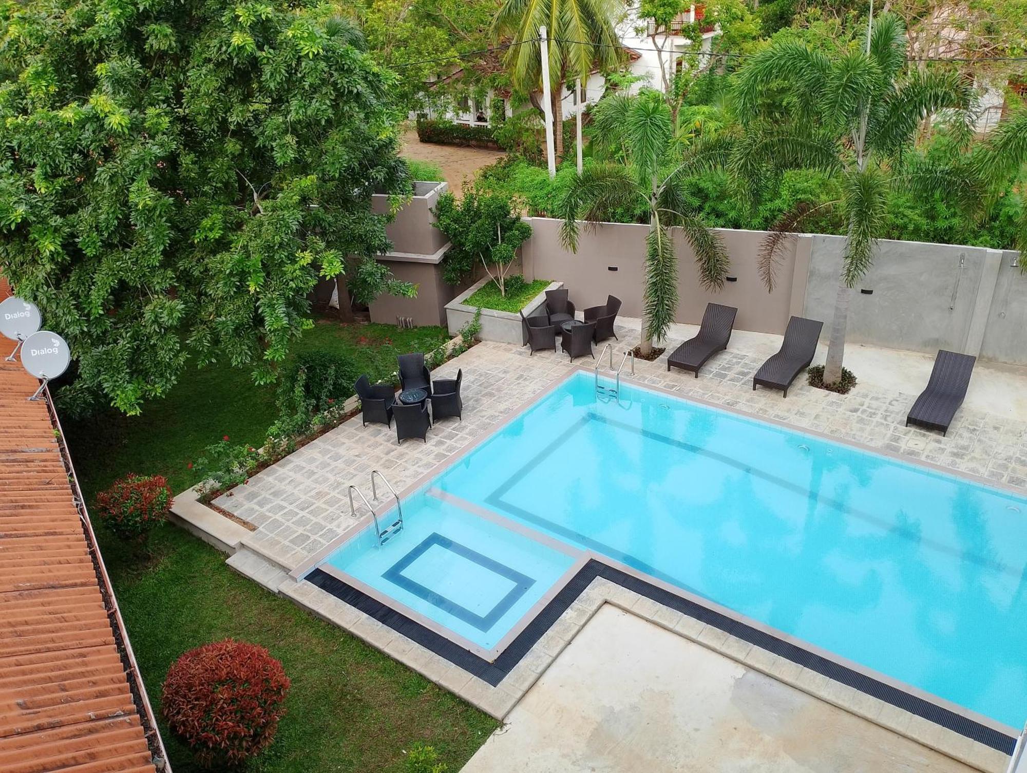 Malindu Yala Gate Hotel Tissamaharama Buitenkant foto