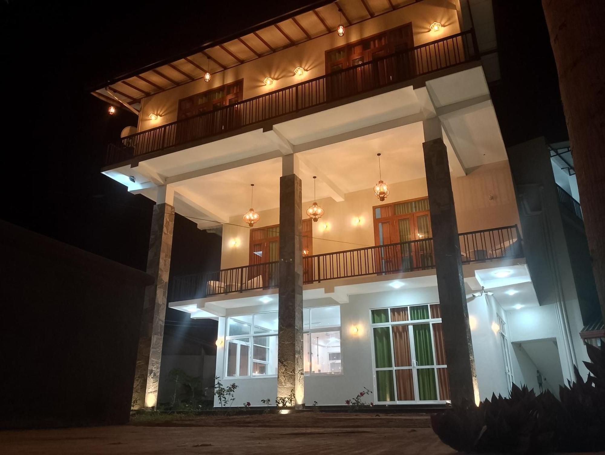Malindu Yala Gate Hotel Tissamaharama Buitenkant foto