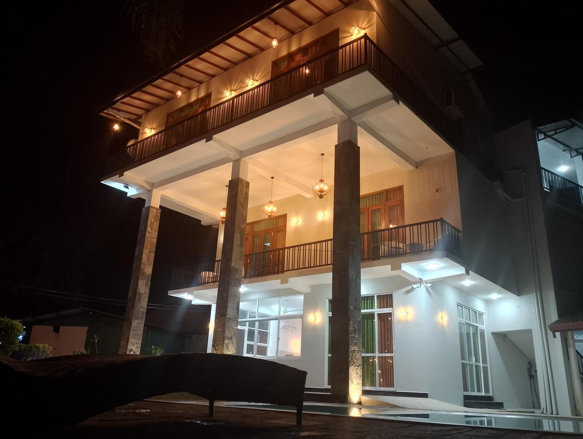 Malindu Yala Gate Hotel Tissamaharama Buitenkant foto