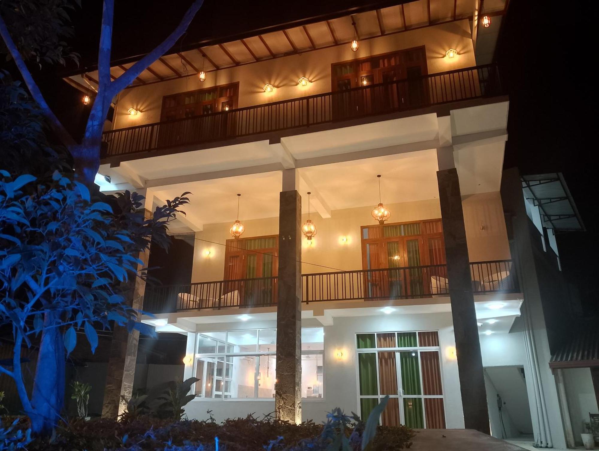 Malindu Yala Gate Hotel Tissamaharama Buitenkant foto