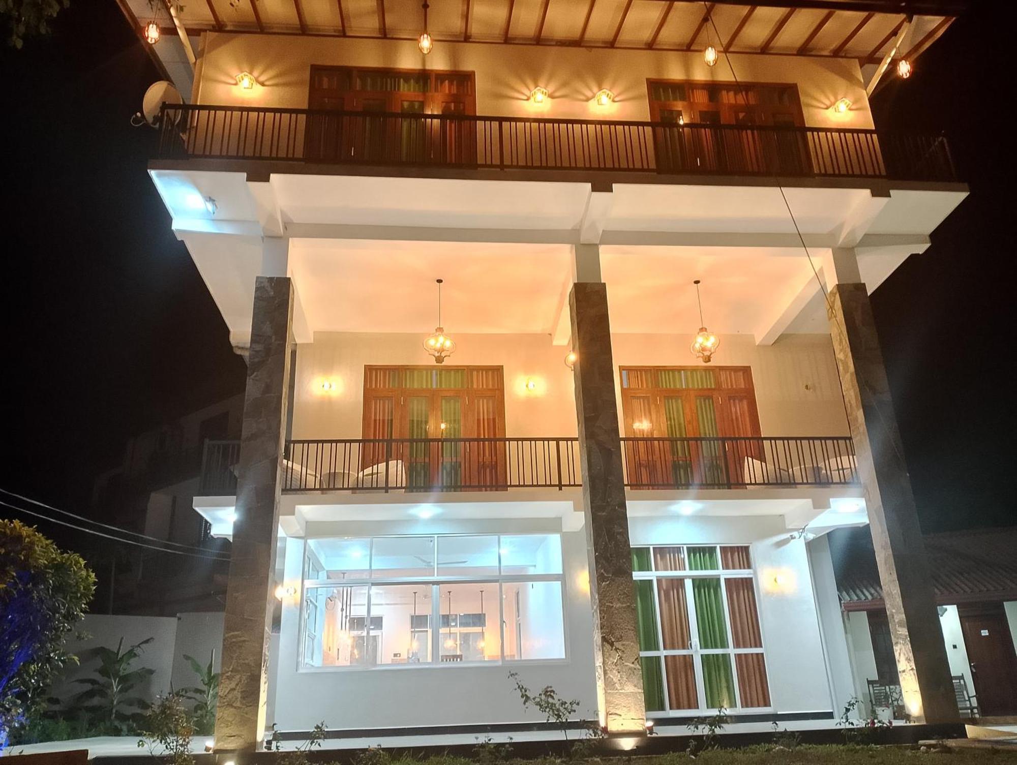 Malindu Yala Gate Hotel Tissamaharama Buitenkant foto
