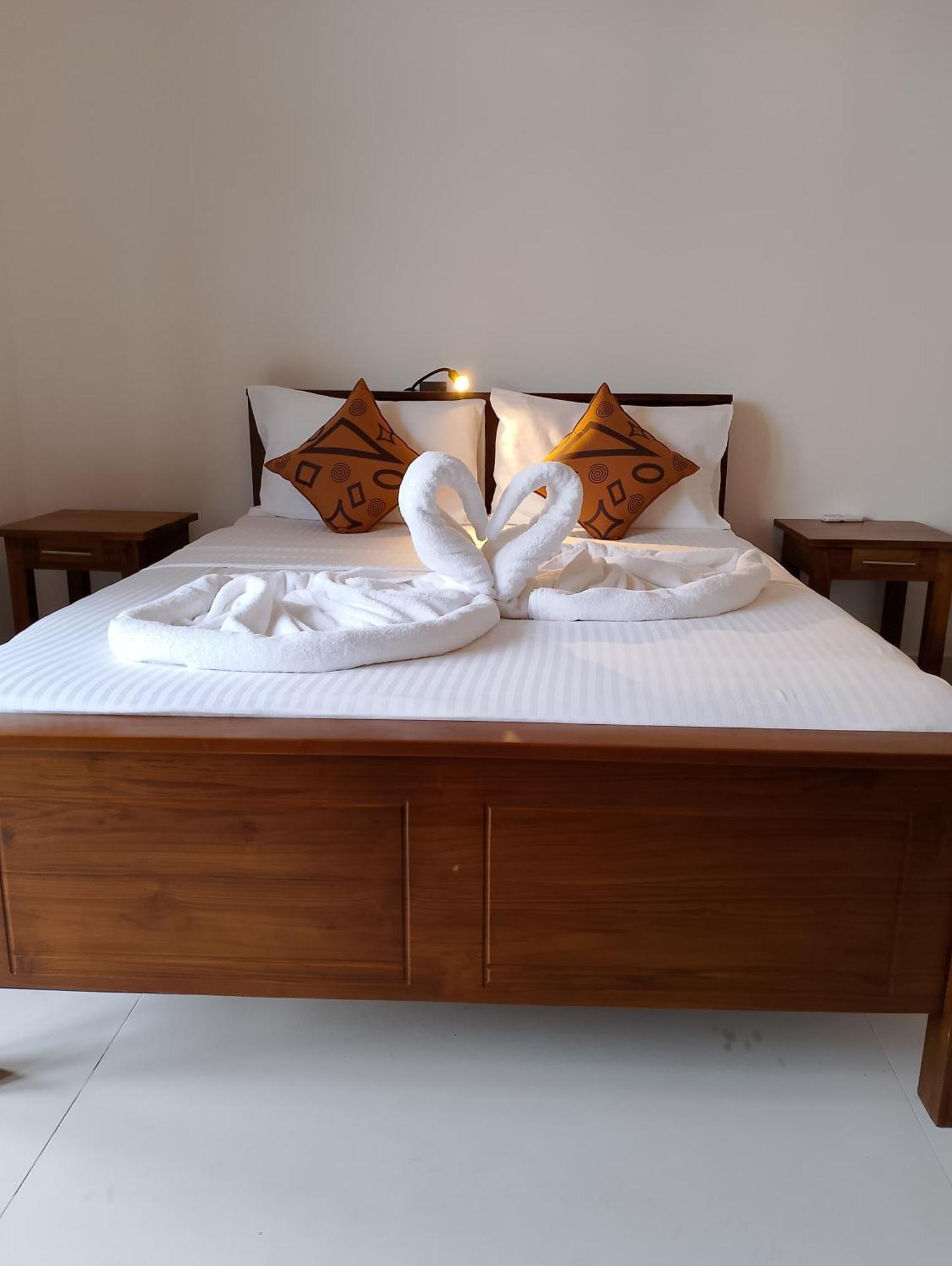 Malindu Yala Gate Hotel Tissamaharama Buitenkant foto