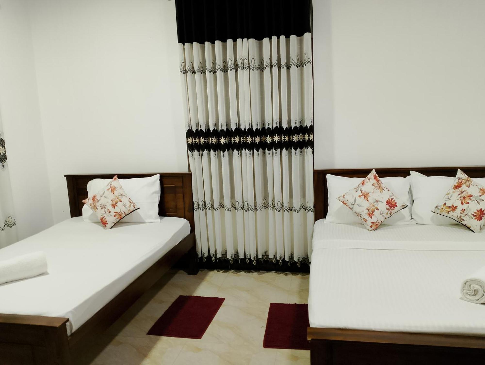 Malindu Yala Gate Hotel Tissamaharama Buitenkant foto